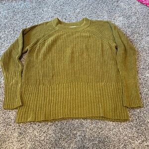 Universal Thread Olive Women's Crew Neck Sweater